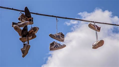 shoes on power lines.